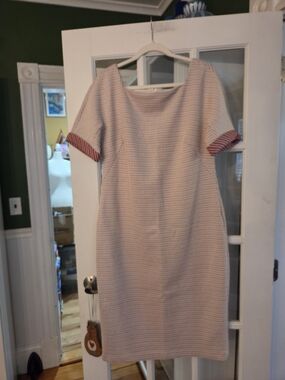 Maggy London Cream Shift Dress with Black/Coral Trim - Size 14